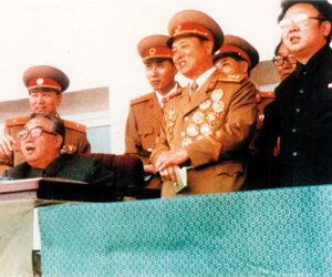 김일성-김정일 유일체제 구축에 희생된 북한 경제