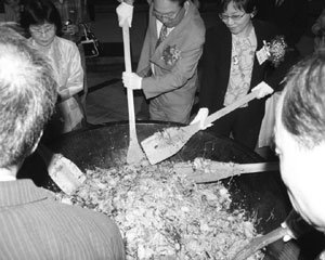 더우푸(豆腐)의  역사 조작, 비빔밥의 글로벌 진화