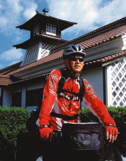 자전거 타고 일본 종주한 60대 여행가 차백성