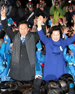 강한 결속력으로 김대중·노무현·이명박 당선에 기여…박근혜·안철수 지지하고, 특정 정당 지지하지 않아