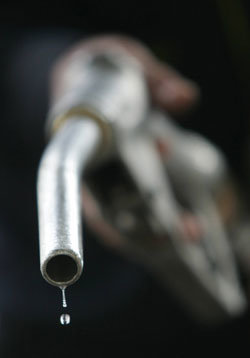 “면밀한 검토·사전조율 없는 油價정책이 불신 불렀다”