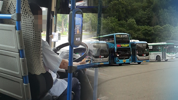경기도 버스업계 인력난…기사 채용박람회 후끈