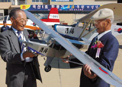 한국 최초 비행기 ‘부활호’ 부르릉