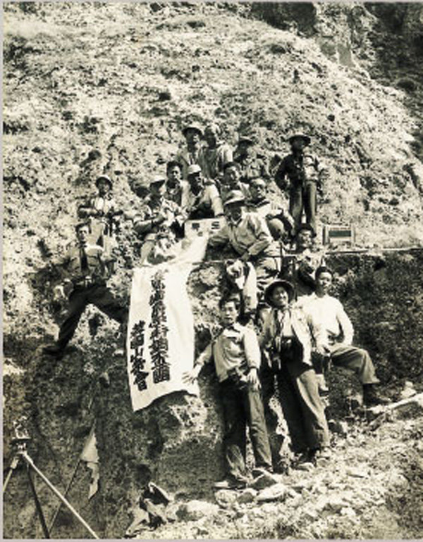 1953년 독도에서 ‘다케시마’를 뿌리뽑다