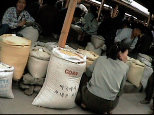 쌀 독점판매는 통제 미련 무리수