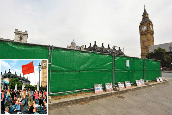 ‘불법 시위대’ 몰아낸  돈키호테 런던 시장