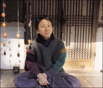 전주 모악산에서 홀로 산 12년 기록 산문집으로 펴낸 박남준 시인