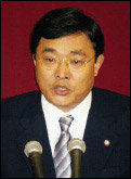 작고한 남편 뒤이어 같은 지역에서 국회의원 당선된 김선미