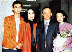10년간 투병하다 세상 떠난 아내에 대한 그리움 담은 시집 펴낸 김홍신
