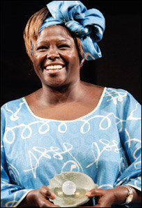 아프리카 여성 최초로 노벨평화상 수상, 환경운동의 ‘대모’ 왕가리 마타이