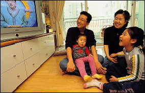세 딸 아빠, 인기 영어 강사 김재민씨가 일러주는 ‘영어 듣기 실력 확실하게 키우는 비결’