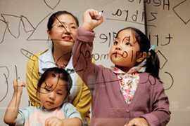 ‘엄마표 영어놀이’로 인기 모으는 주부 황명진 꼼꼼 공개