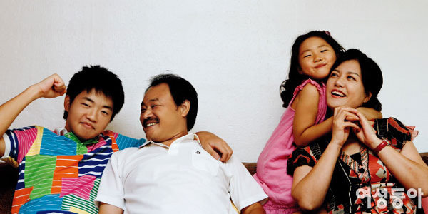 유학 중인 큰아들 방학 맞아 모처럼 한집에 모인 김흥국가족