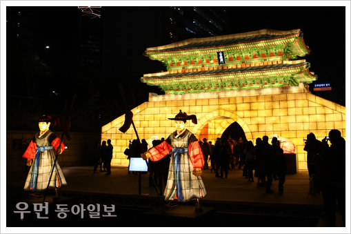 청계천의 가을 밤 즐기기 ‘2012 서울등축제’