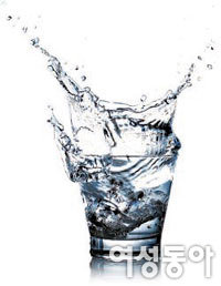 우리 아이 평생 건강 위해 탄산음료보다 물!