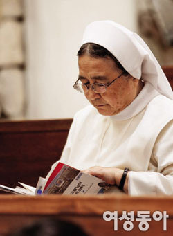 ‘국민 이모’ 이해인 수녀 ‘긍정 투병’의 비밀