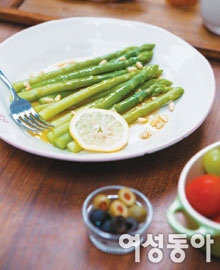 KOREAN KINFOLK TABLE