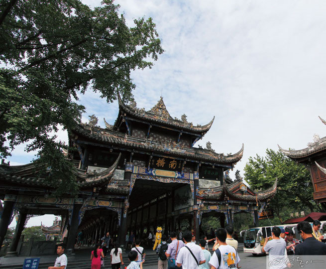 바진의 ‘휴식의 정원’과 중국 쓰촨 성 청두