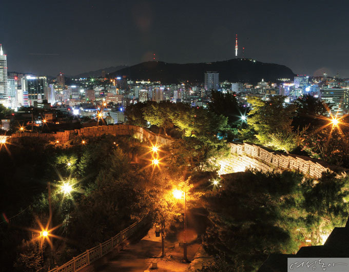 가을밤 서울 달빛 밟기