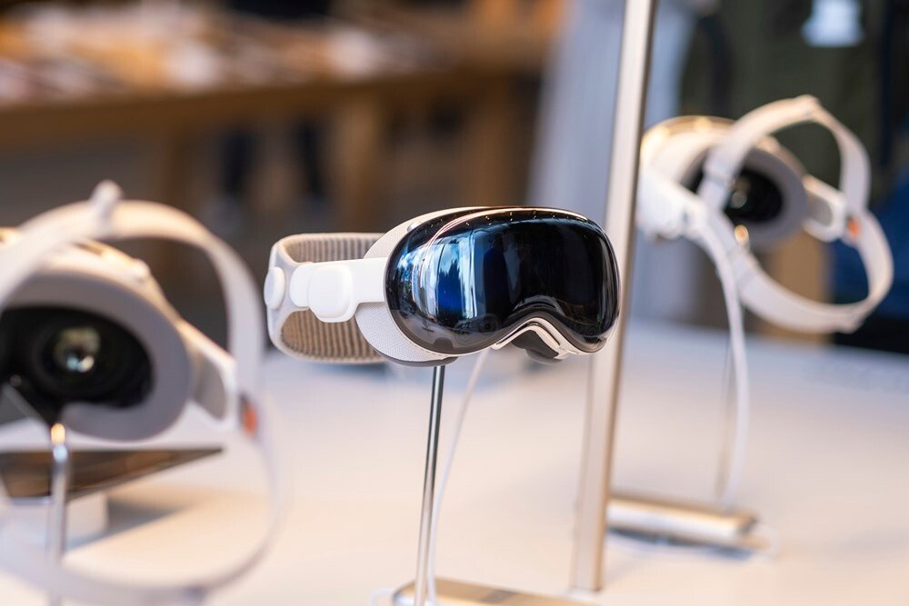 Revolutionizing the XR Market: Apple Vision Pro XR Headset Sparks Innovation and Growth