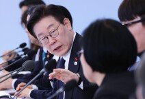 李 “정부 이기려 하지마라” 다주택자와 전면전 李 “정부 이기려 하지마라” 다주택자와 전면전