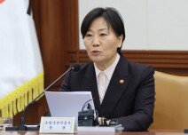 송미령 “이전 계획 비공식적 전달” 발언에 마사회 “논의된 바 없다” 송미령 “이전 계획 비공식적 전달” 발언에 마사회 “논의된 바 없다”