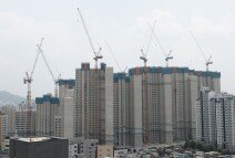 10년 새 2배 뛴 분양가…서울 3.3㎡당 5800만원 돌파