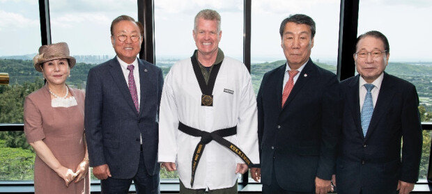 As vast as the sea, as bright as the stars, ‘Seo Hae-seong’