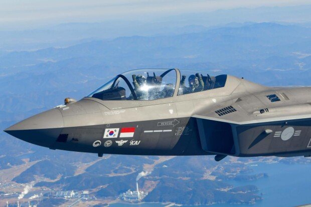 Air Force chief gives thumbs up on KF-21 fighter for excellent performance