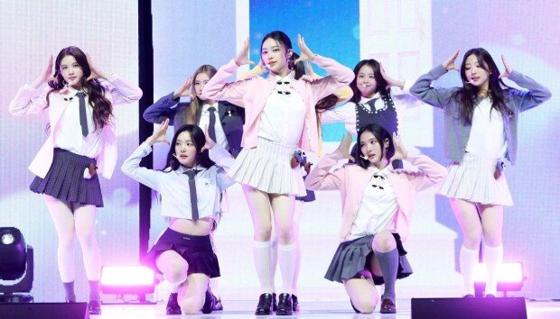 SM’s ‘Hearts2Hearts’ makes debut with \