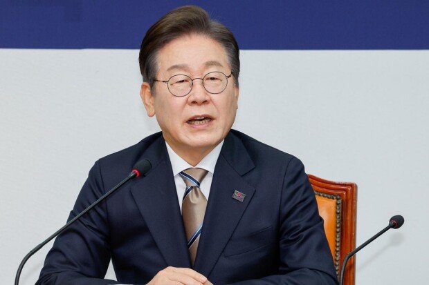 Lee pledges civilian control of defense ministry