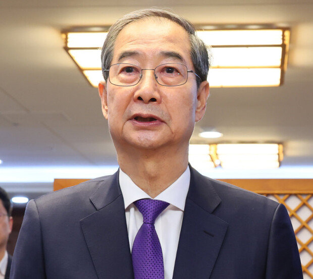 Acting President Han Duck-soo resigns, launches presidential bid