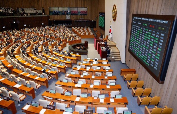 South Korea passes three special prosecutor bills