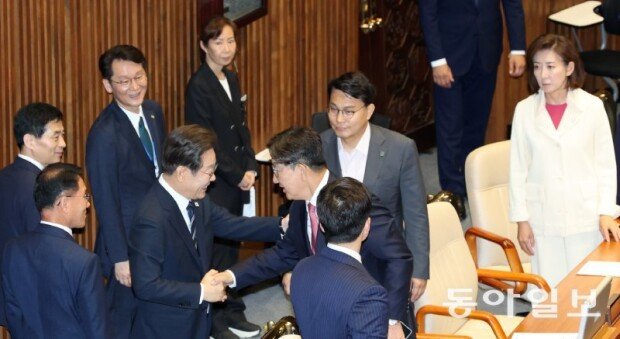 Lee urges swift passage of Supplementary Budget Plan