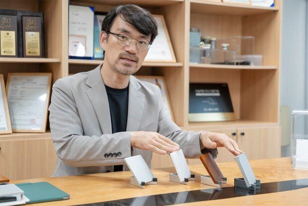 Currently, aluminum is widely used for shielding materials, and Space & Bean replaces it with specially processed polyimides and polyethylene / source=IT Dong-a