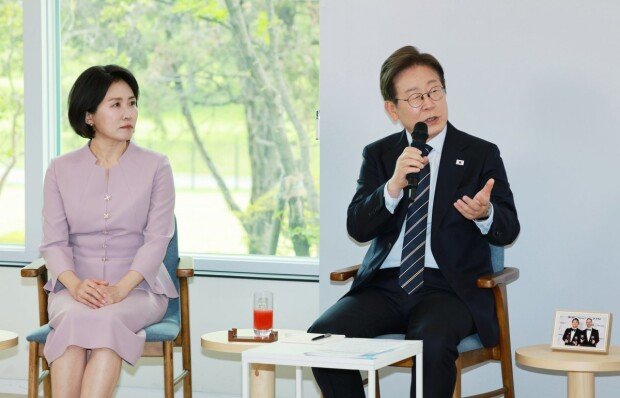 Lee sees cultural industry potential in hit drama