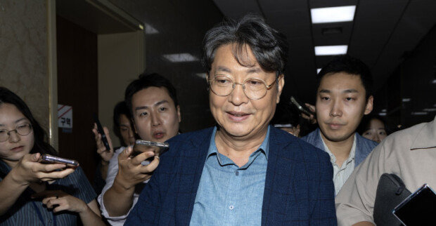 President Lee orders probe into stock scandal