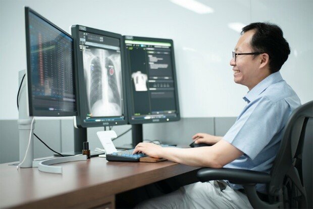 Kim is demonstrating DEEPNOID\