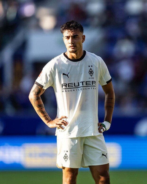 Castrop becomes first foreign-born mixed player for Korea