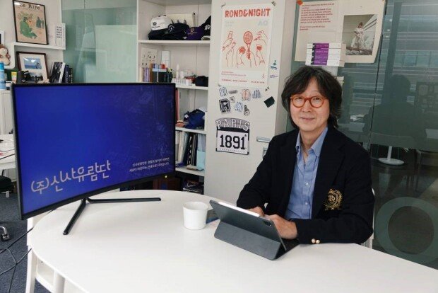 Kang aims to build a sustainable fashion ecosystem that satisfies both brands and consumers, and to expand into a globally recognized AI fashion platform / source=IT dongA