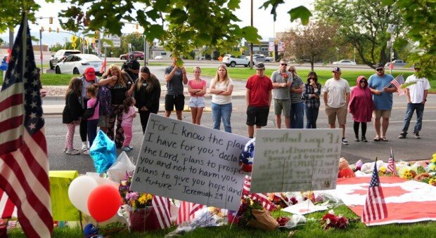 Trump calls ‘lunatics’ obstructing U.S. recovery