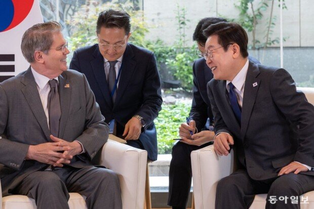 Lee, Bessent discuss swap and tariff negotiations