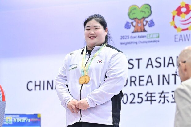 Park Hye-jung sweeps three golds at weightlifting championships