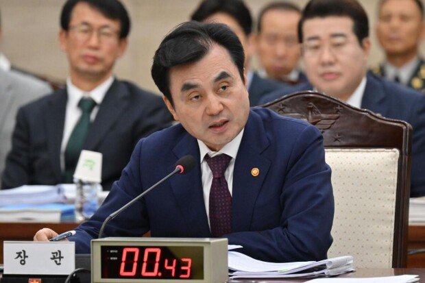 Defense minister rejects U.S. army comments on China