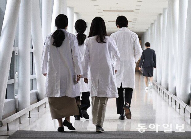 National university hospitals struggle as professors resign