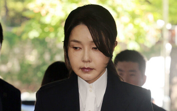 Former first lady acknowledges gifts, denies quid pro quo