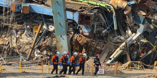 Rescue efforts continue at Ulsan power plant collapse site