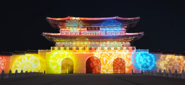 Record crowds attend Gwanghwamun media art show