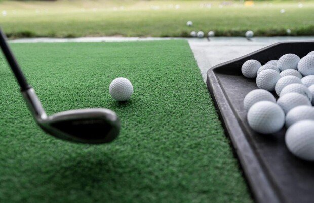 Older golfers outperform younger players in weekend rounds