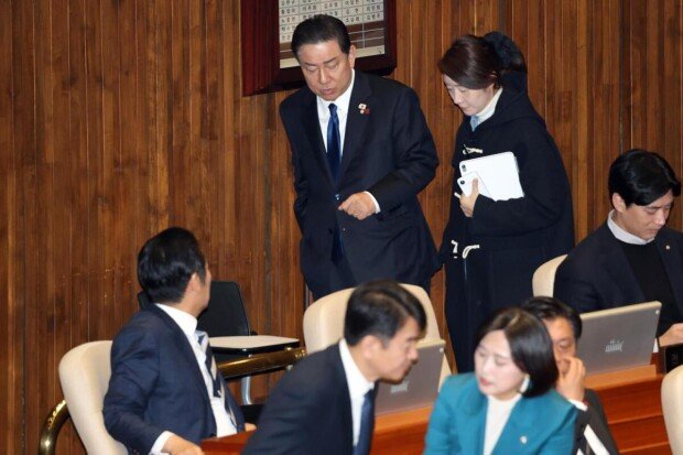 Ruling party lawmaker faces bribery allegations